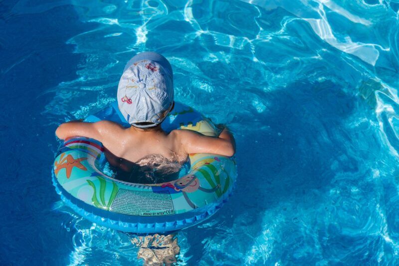 nauka plywania w basenie swim spa z przeciwpradem